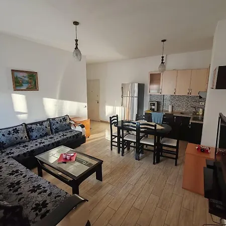 Fresk Area Apartment *